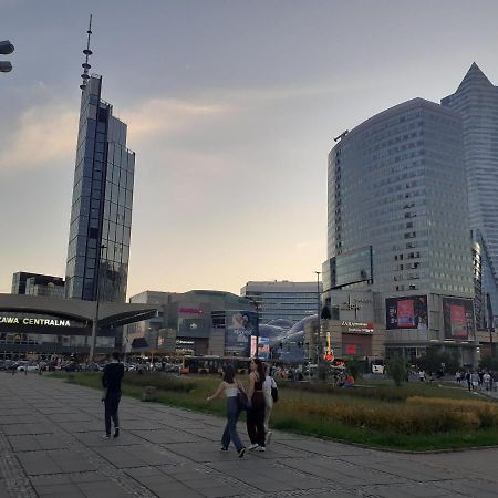 Ferienwohnung Centrum Zlote Tarasy Metro Rondo Onz Balkon Warschau Exterior foto