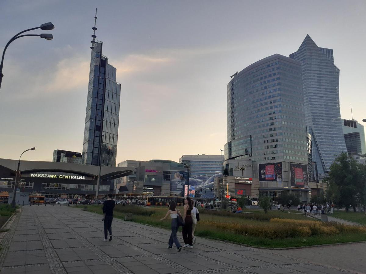 Ferienwohnung Centrum Zlote Tarasy Metro Rondo Onz Balkon Warschau Exterior foto