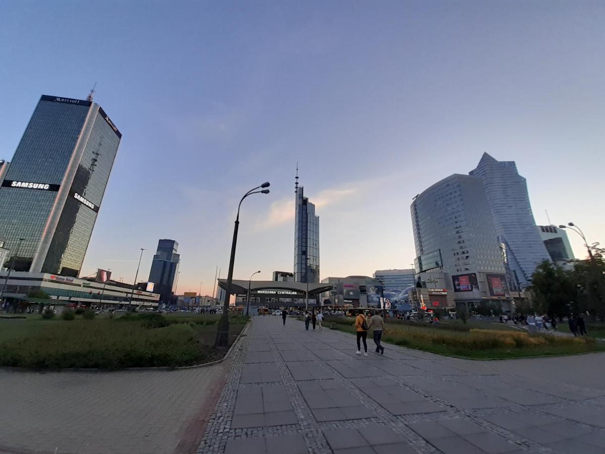 Ferienwohnung Centrum Zlote Tarasy Metro Rondo Onz Balkon Warschau Exterior foto